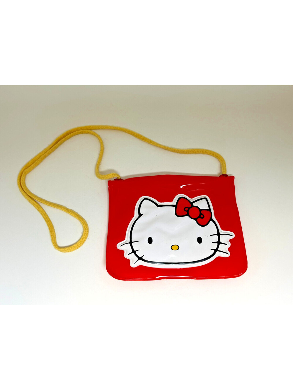 Vintage 1976 Sanrio Hello Kitty Red Vinyl Shoulder Pouch Yellow Cord Made Japan